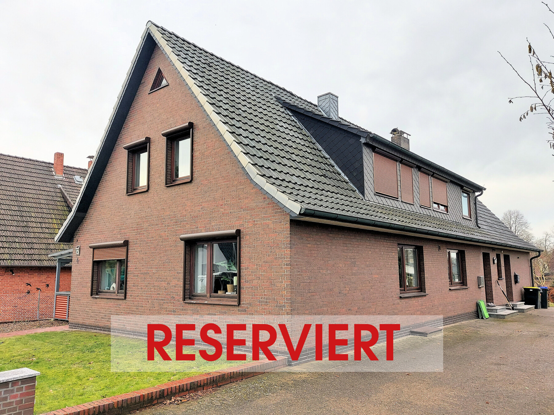 Ruhig gelegenes, großes Zweifamilienhaus mit reichlich Garten - Vorderwohnung vermietet