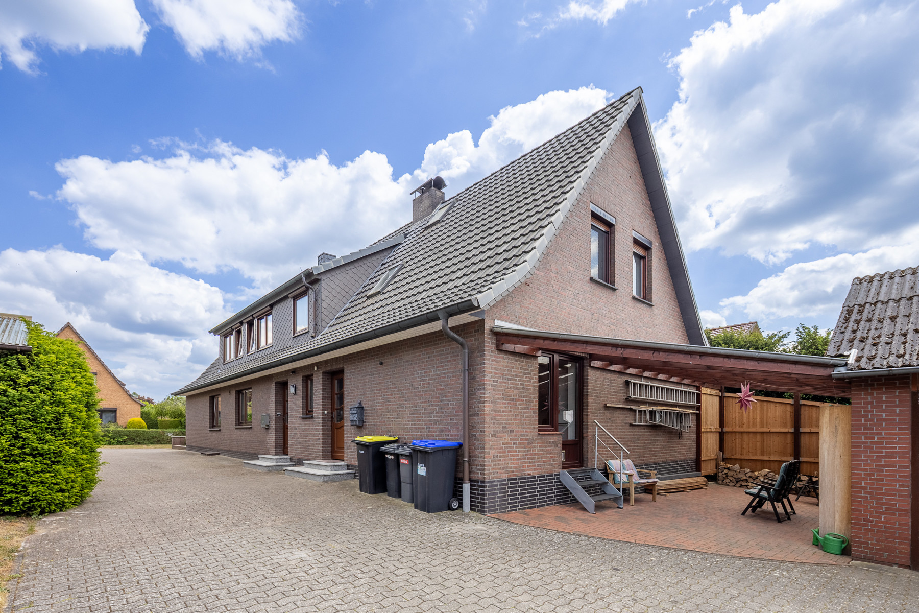 Zweifamilienhaus in solider Massivbauweise – Ideal für Kapitalanleger oder Mehrgenerationen